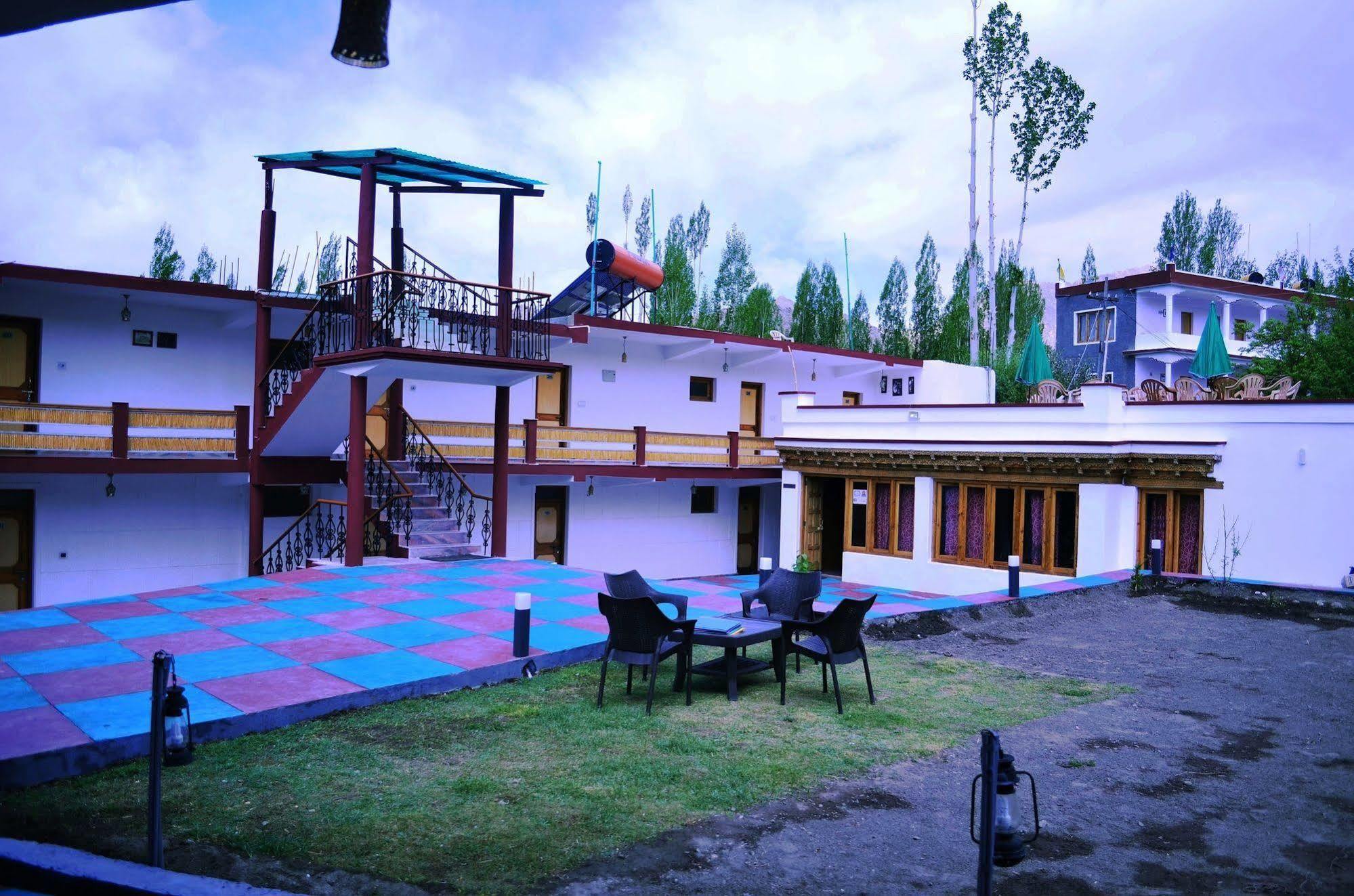 Beyond Stay - Kanika Himalayan View Leh Kültér fotó